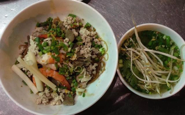 Quán Ăn Hủ Tiếu Tỷ Xuân - Hoàng Diệu