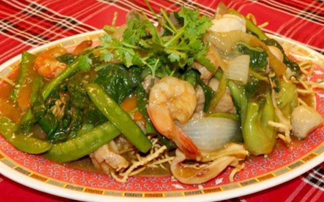Quán Ăn Hủ Tiếu Xào - Đoàn Văn Bơ