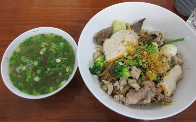 Quán Ăn Hủ Tíu Nam Vang Quỳnh Anh - Lê Văn Sỹ