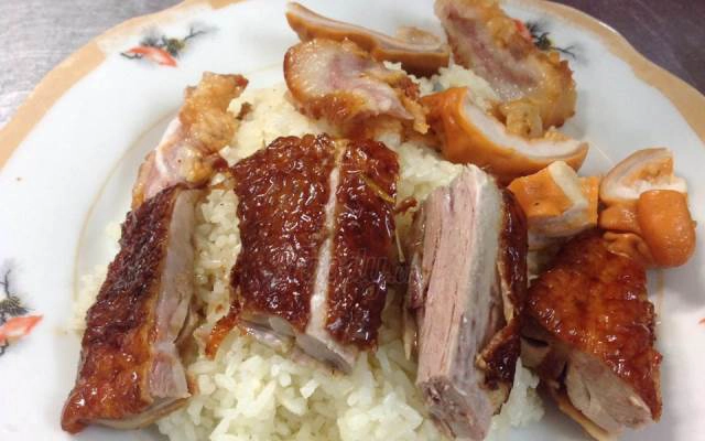 Quán Ăn Cơm Gà Hương Dinh
