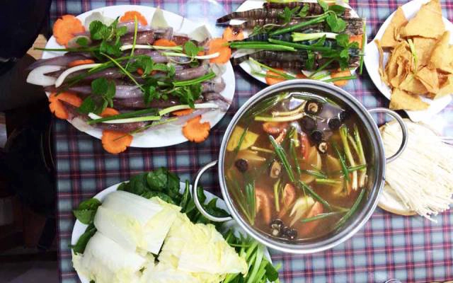 Quán Ăn Hương Đông Trần - Lẩu Nướng & Hải Sản Tươi Sống