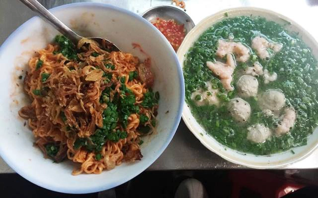 Quán Ăn Huyền - Bún Nước & Mì Cay Muối Ớt