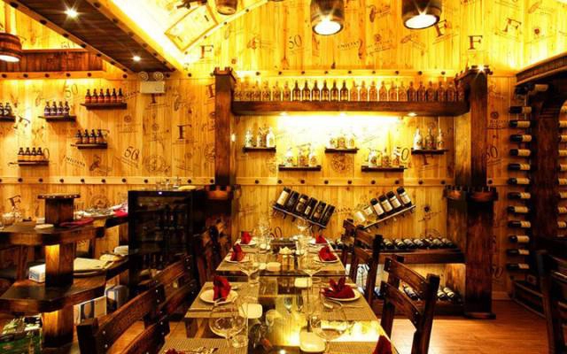 Nhà Hàng Huyen Thư Wine Cellar