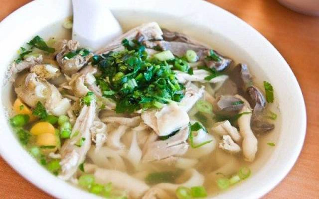 Quán Ăn Huyền Trang - Phở Gà & Bún Bò