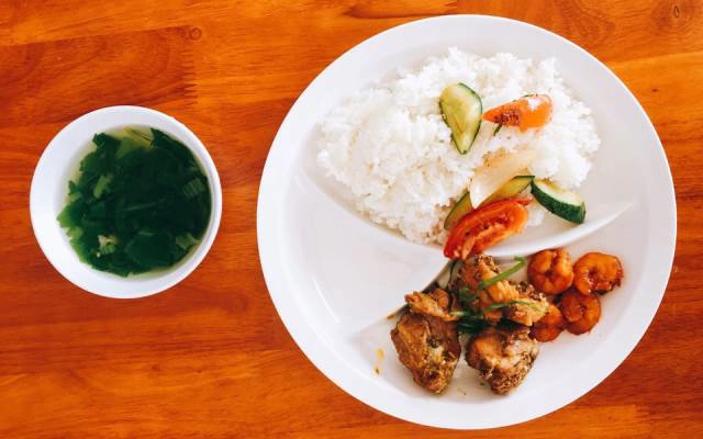 Quán Ăn Huynh Đệ - Cơm Văn Phòng
