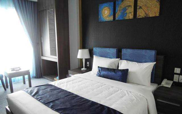 Iris Hotel