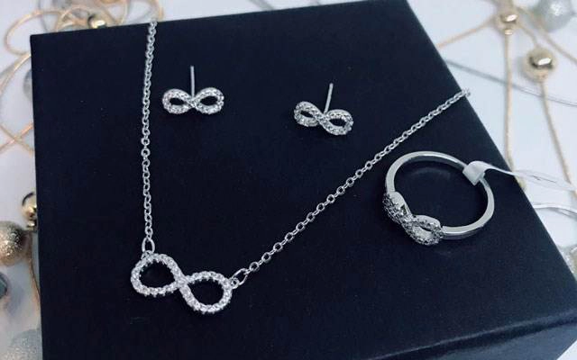 Jimmy & Charice Accessories - Thái Hà