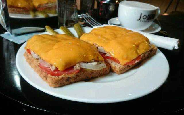 Joma Bakery Cafe