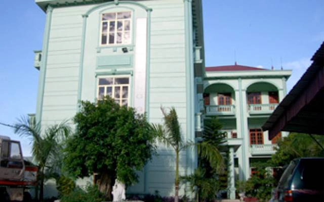 Khách Sạn Hoàng Gia