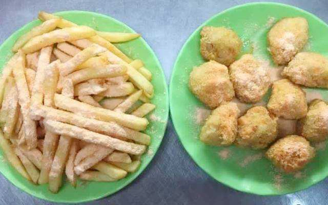 Khu Ăn Vặt Trường THPT Trần Phú