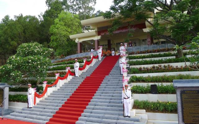 Khu Di Tích Mộ Bà Hoàng Thị Loan