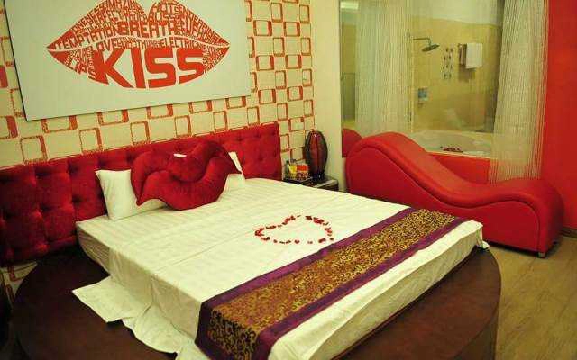Kiss Hotel