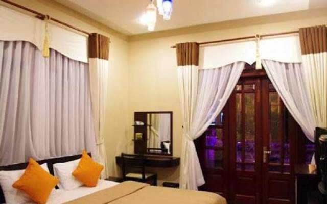 Lạc Long Quân Hotel