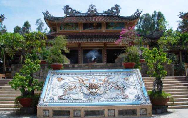 Lăng Bà Vú