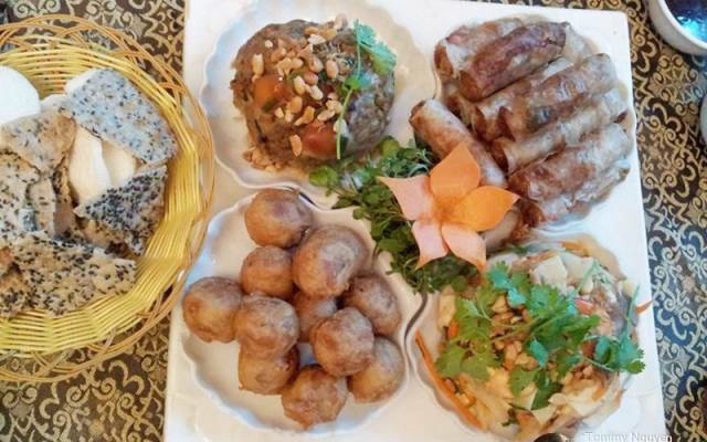 Quán Ăn Làng Nướng Nam Bộ - Bà Hom
