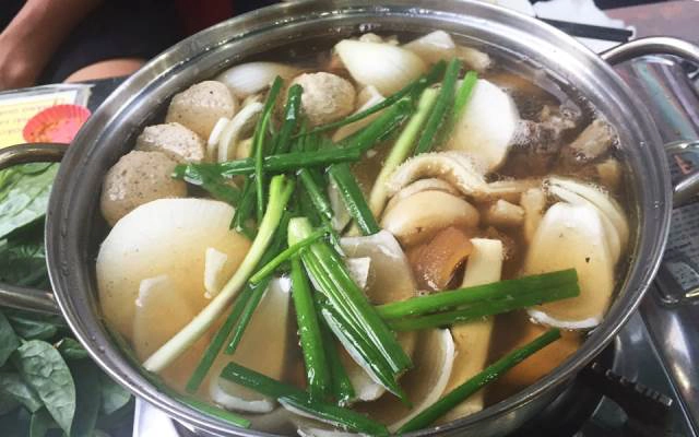 Quán Ăn Lẩu Bò Bà Triệu