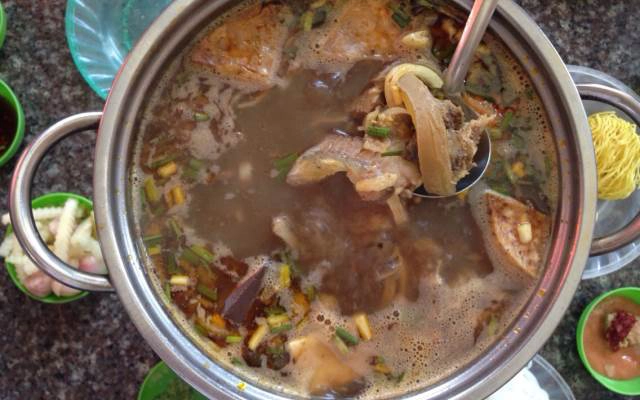 Quán Ăn Lẩu Bò Tuấn Hằng - Quảng Phú