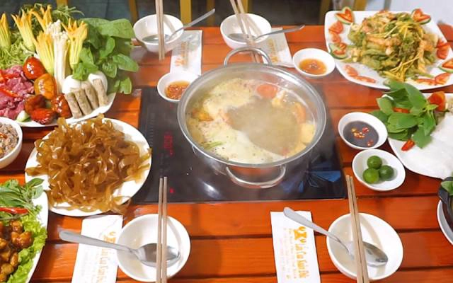Quán Ăn Lẩu Cua Đồng Xuân Đức - Nguyễn Đình Chiểu