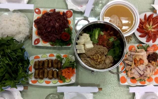 Quán Ăn Lẩu Đất