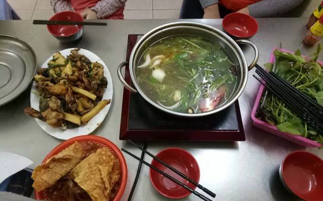 Quán Ăn Lẩu Ếch 99