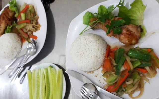 Quán Ăn Lẩu Nướng & Cơm Gà Hongkong - ĐH Nông Nghiệp