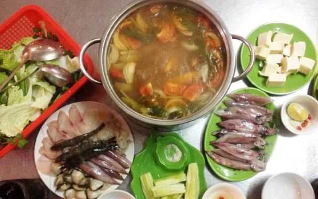 Quán Ăn Lẩu & Nướng - Hồ Đền Lừ