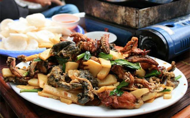 Quán Ăn Lẩu Phố - Nguyễn Văn Huyên