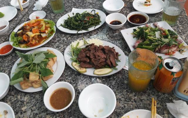Quán Ăn Lẩu Quán - Bia Hơi & Các Món Nhậu