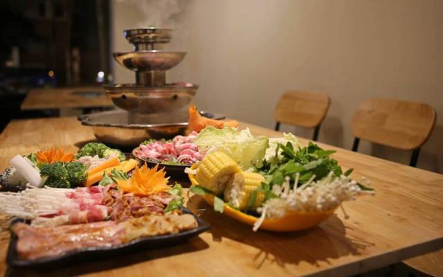 Quán Ăn Lẩu Tháp Takai