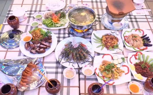 Quán Ăn Lẩu Tôm Ađ