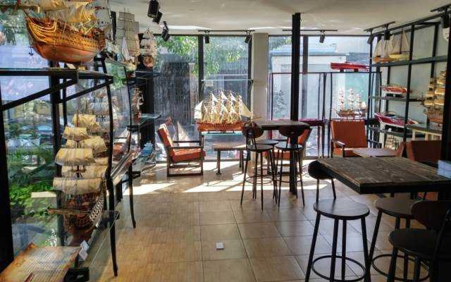 Le Bateau Coffee & Showroom