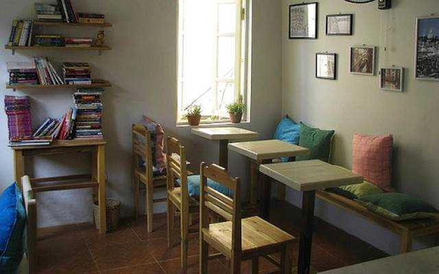 Le Petit Cafe - Hạ Hồi