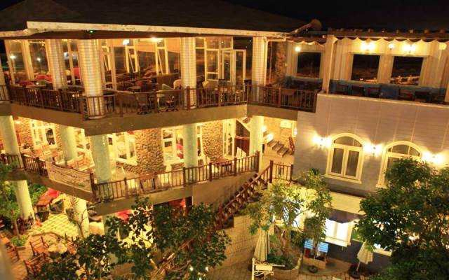 Lighthouse Cafe & Hotel