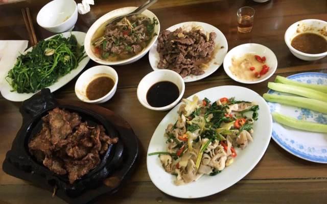 Quán Ăn Lợi Thịnh - Cơm Lẩu & Thịt Trâu Tươi