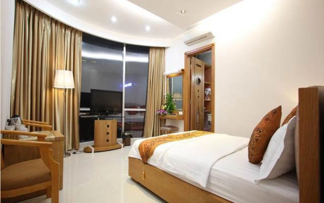 Long Nam Hotel - Trần Hưng Đạo