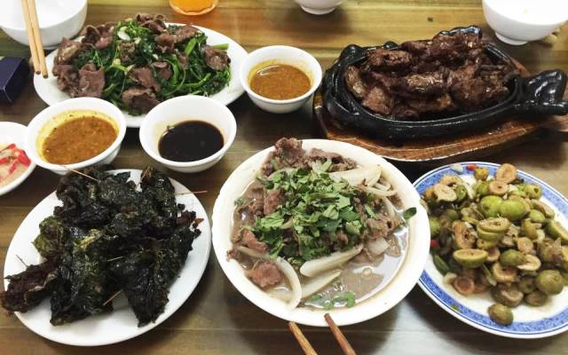 Quán Ăn Long Sữa - Gà Đồi, Cá Sông & Thịt Trâu Tươi