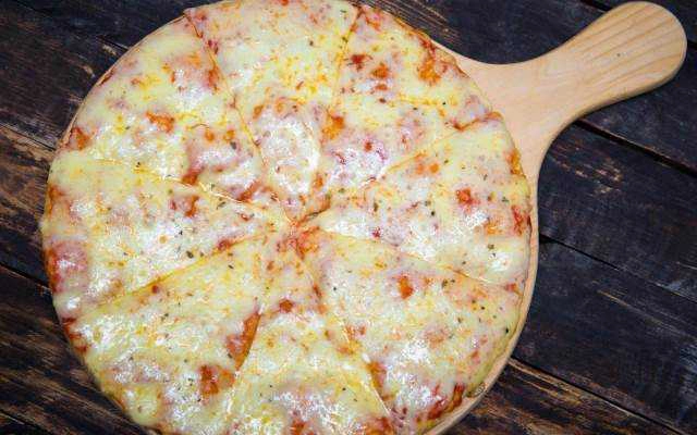 Louis - Cafe & Pizza