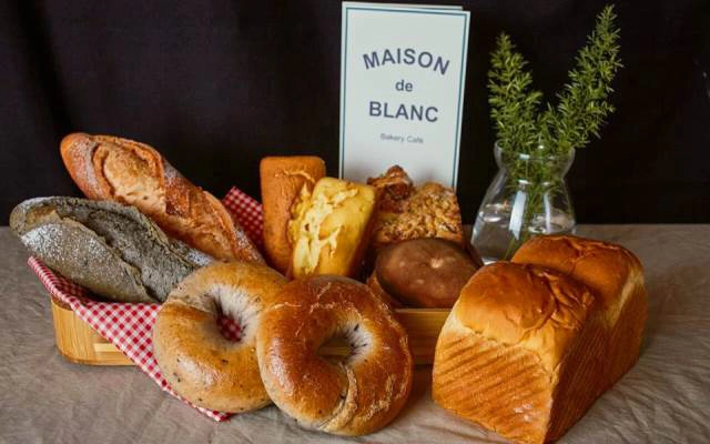 Nhà Hàng Maison De Blanc - Bakery & Dessert Cafe