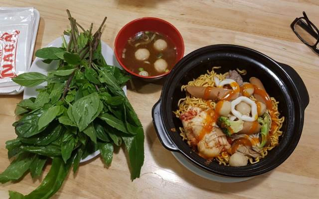 Quán Ăn Mì Cay Naga - Cách Mạng Tháng 8