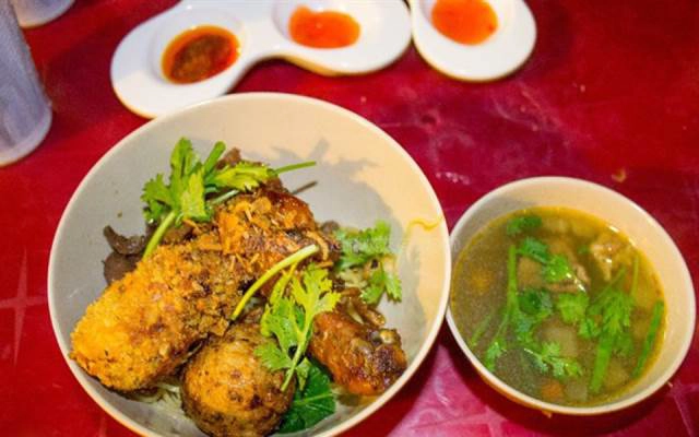 Quán Ăn Mì Gà Cay Da Giòn - Tôn Đản