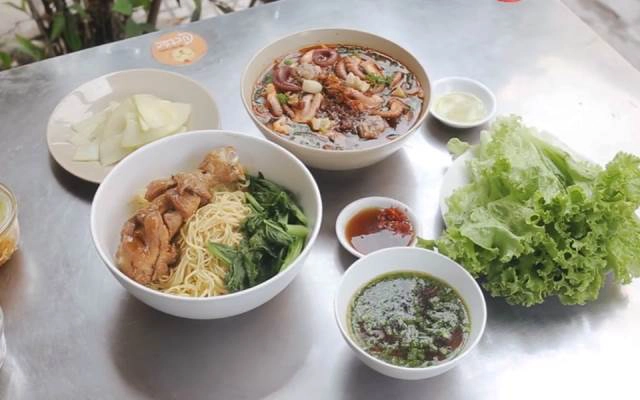 Quán Ăn Mì Gà Chiên Cục Tác