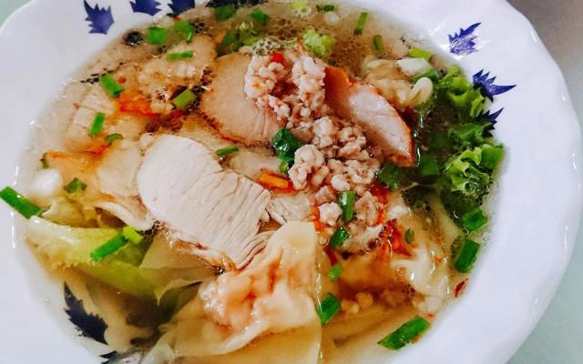 Quán Ăn Mì Hoành Thánh - Chợ Hóc Môn