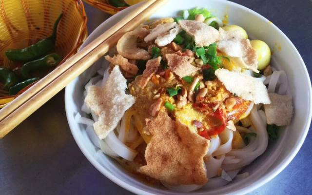 Quán Ăn Mì Quảng Bà Xã