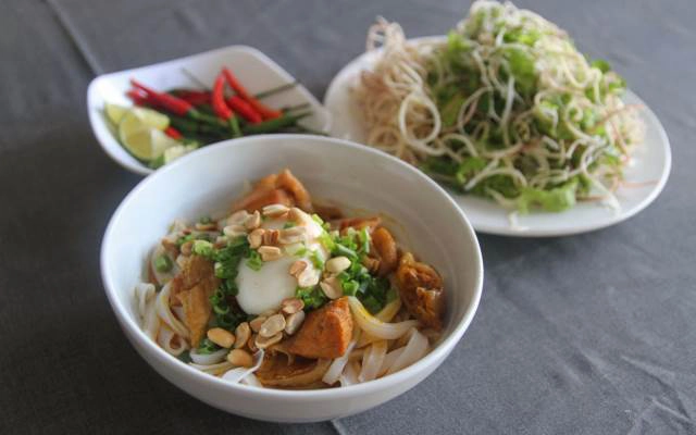 Quán Ăn Mì Quảng & Bún Nạm - Hòa Tiến