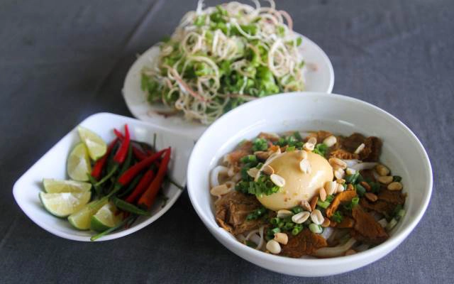 Quán Ăn Mì Quảng Hương - Tôn Đức Thắng
