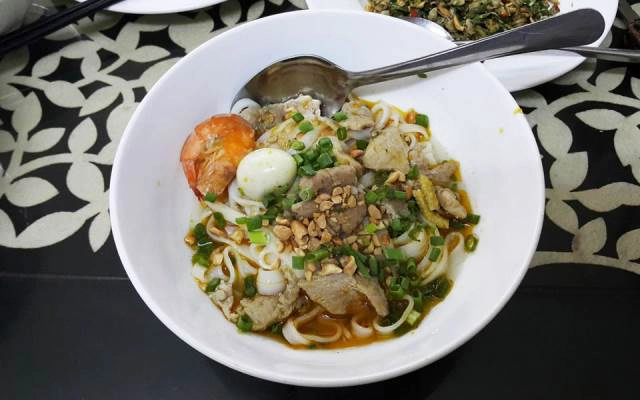 Quán Ăn Mì Quảng Lan - Thoại Ngọc Hầu