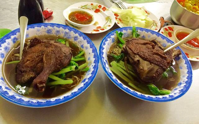 Quán Ăn Mì Vịt Tiềm A Cón - Quang Trung