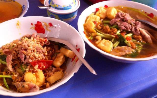 Quán Ăn Miến Trộn & Bánh Đa Cua Bách Khoa