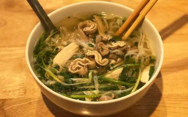 Quán Ăn Minh Hiếu - Phở Gà, Xôi Gà & Cơm Gà