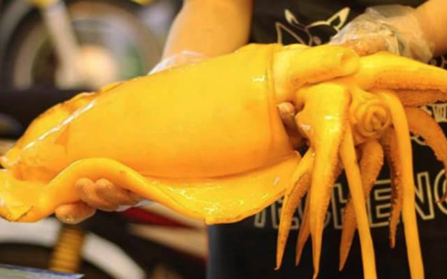Quán Ăn Mon Mon - Cà Ri Mực Khổng Lồ